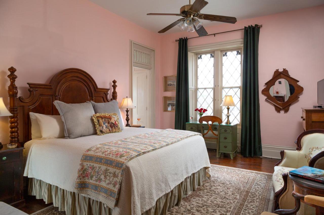 At Woodhaven-in The Heart Of The Bourbon Trail-over 12 Distilleries Nearby Bed & Breakfast