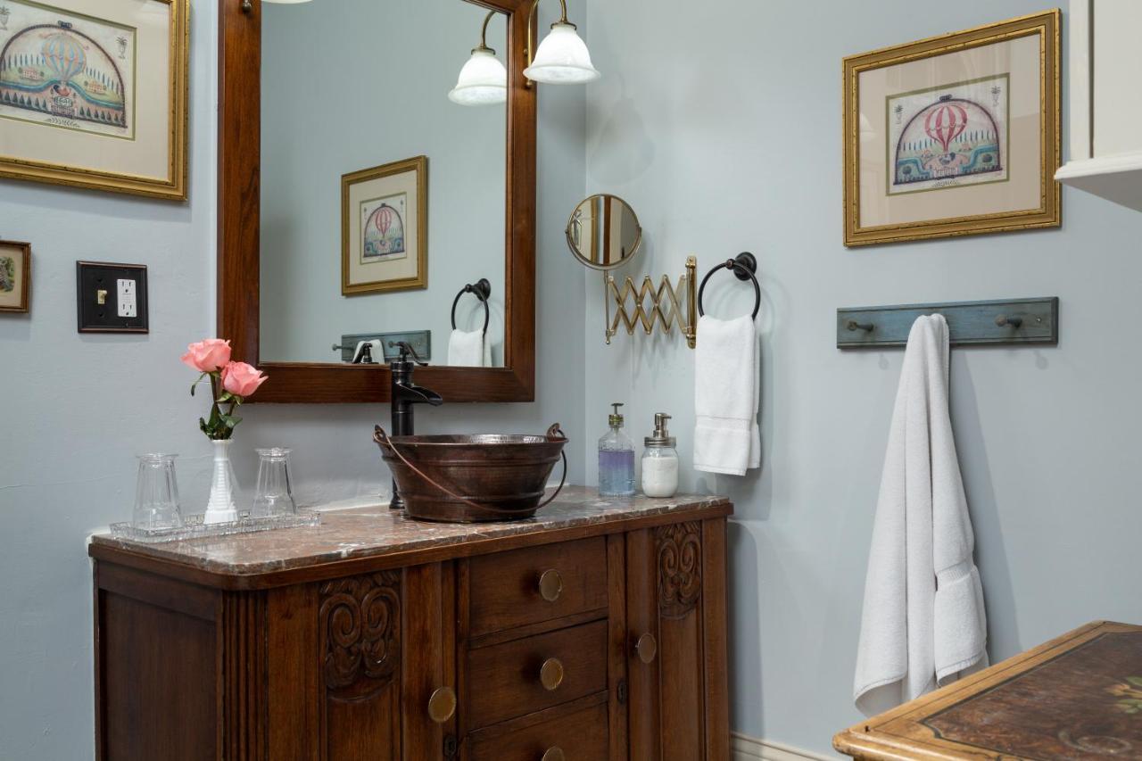 At Woodhaven-in The Heart Of The Bourbon Trail-over 12 Distilleries Nearby Bed & Breakfast Louisville